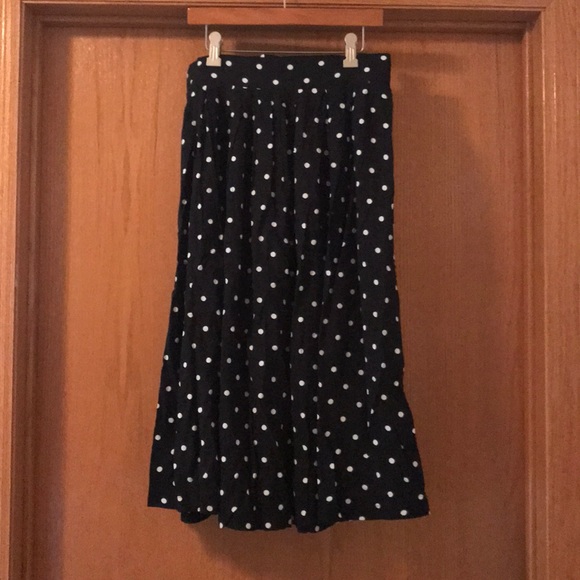 Forever 21 Dresses & Skirts - Polka dot Skirt